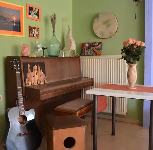 艾斯特酒店 * 波利卡斯特隆